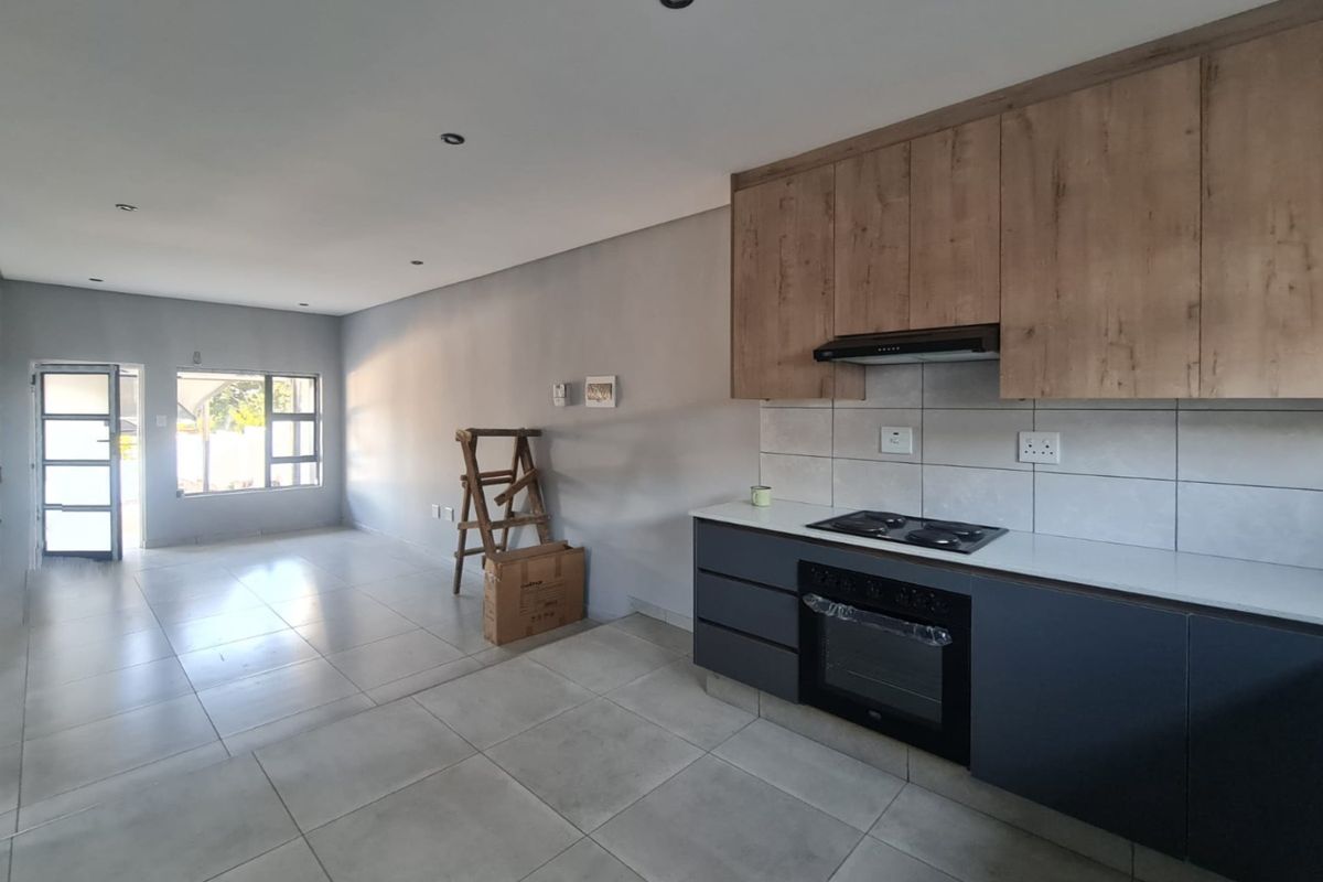 Modern 2-Bedroom, 1-Bathroom Apartment for Rent - Photo 5