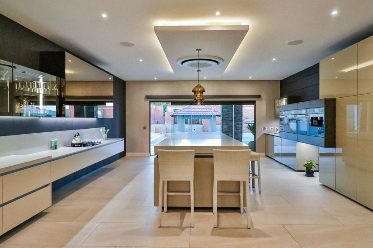 House For Sale In Hartbeespoort - Photo 2