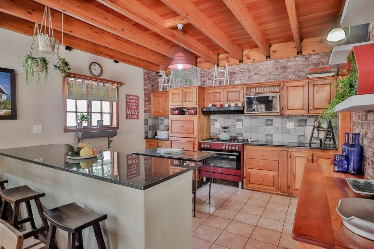 A home you’ll be proud to own! - Photo 3