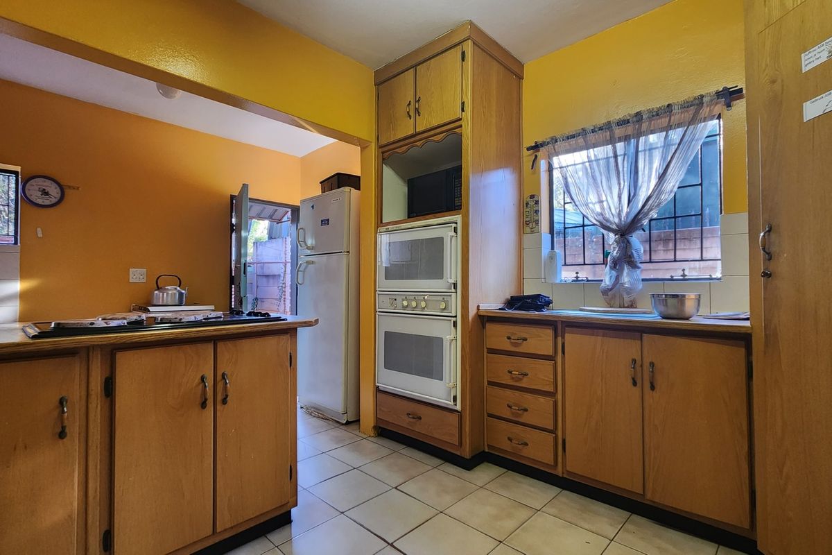 Prime Property in Schoemansville: Your Gateway to Endless Possibilities!" - Photo 5
