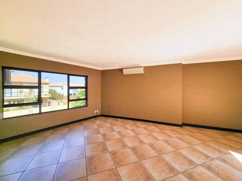 Spacious Family Home with Generous Garden in Secure Melodie Complex - Photo 9