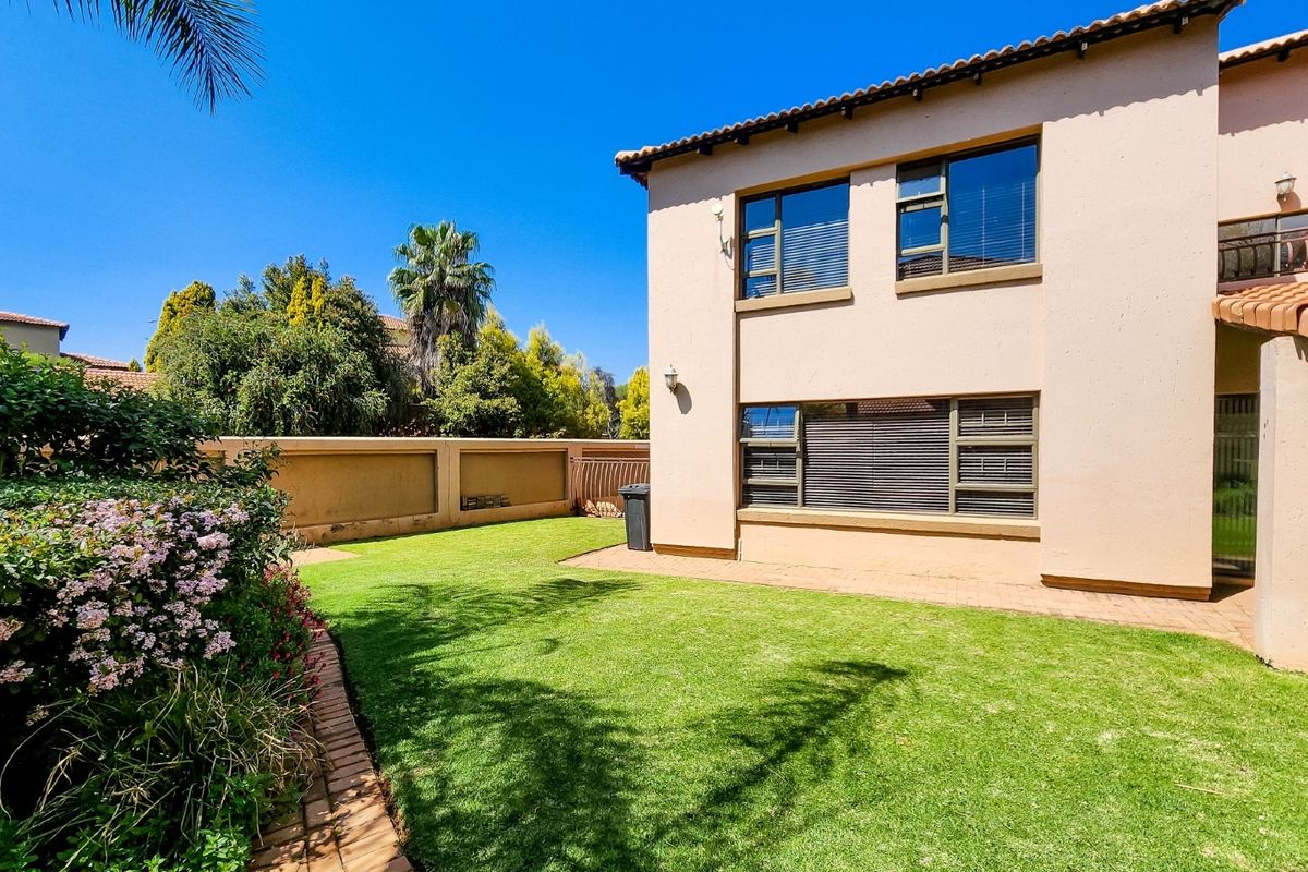 Spacious Family Home with Generous Garden in Secure Melodie Complex - Photo 5