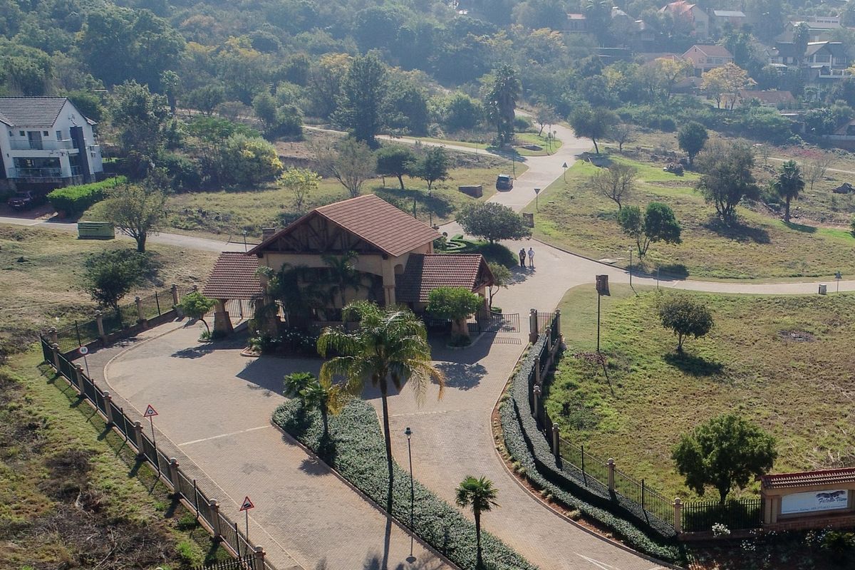 Dam in Front, Mountains Behind — A Stand That Defines the Falcon View Lifestyle - Photo 5