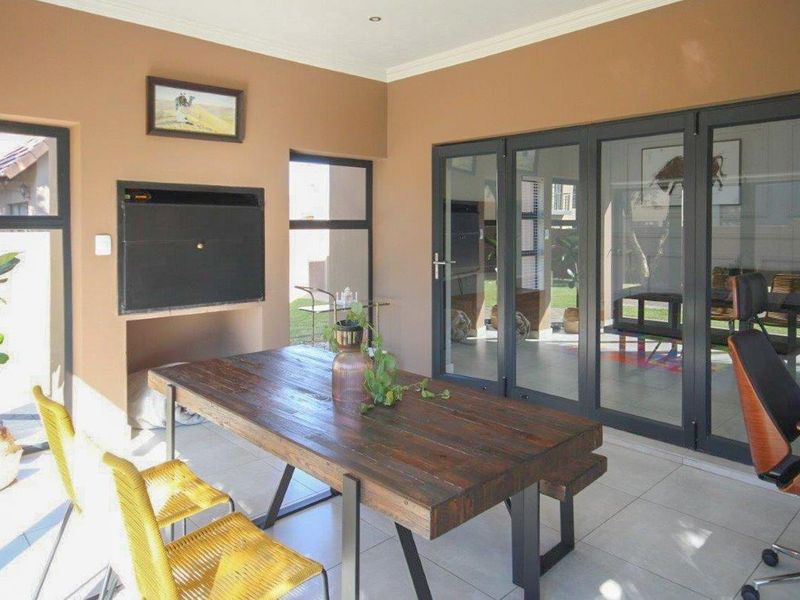 House For Sale In Hartbeespoort - Photo 9