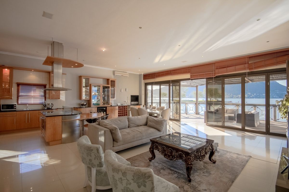 Luxury 4 bedroom Lakeside Living at Pecanwood Estate - Photo 4