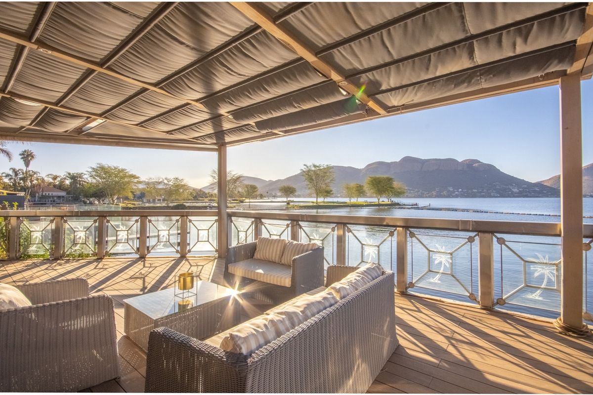 Luxury 4 bedroom Lakeside Living at Pecanwood Estate - Photo 2