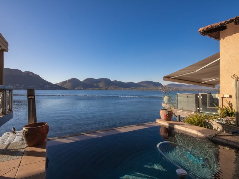 Luxury 4 bedroom Lakeside Living at Pecanwood Estate - Photo 3