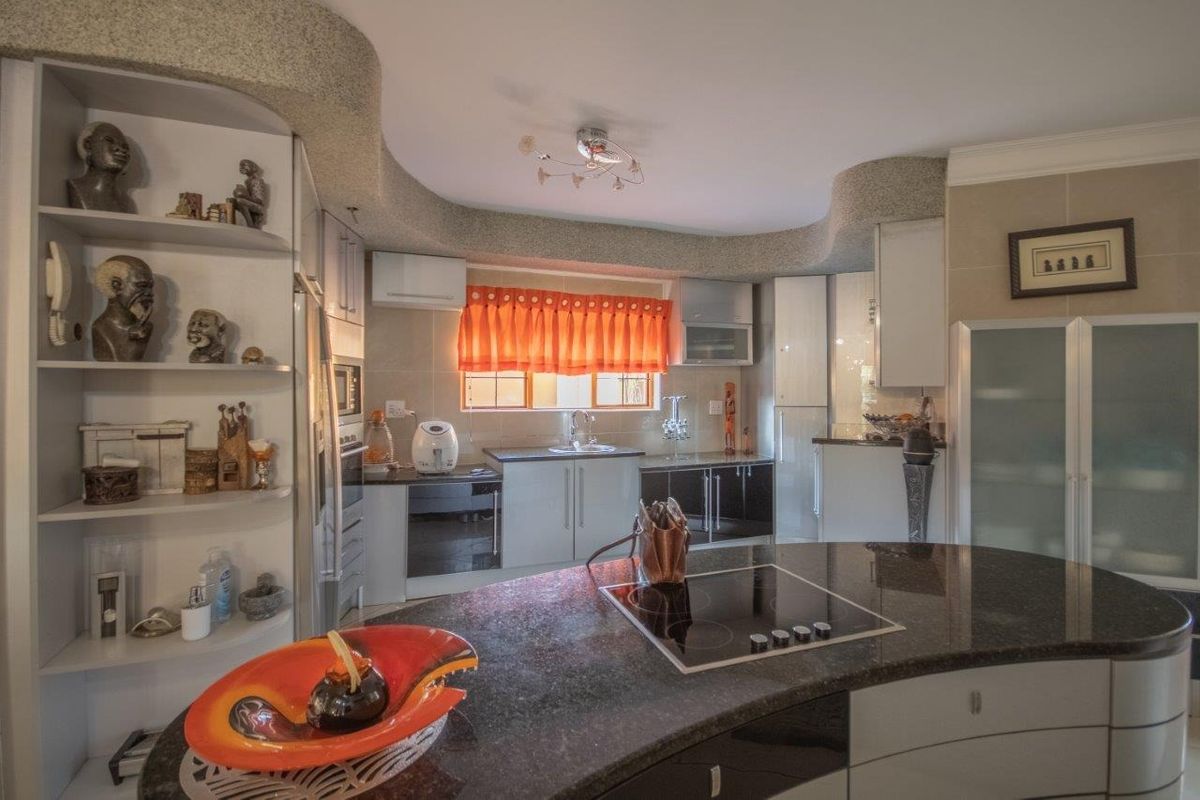 House For Sale In Hartbeespoort - Photo 3