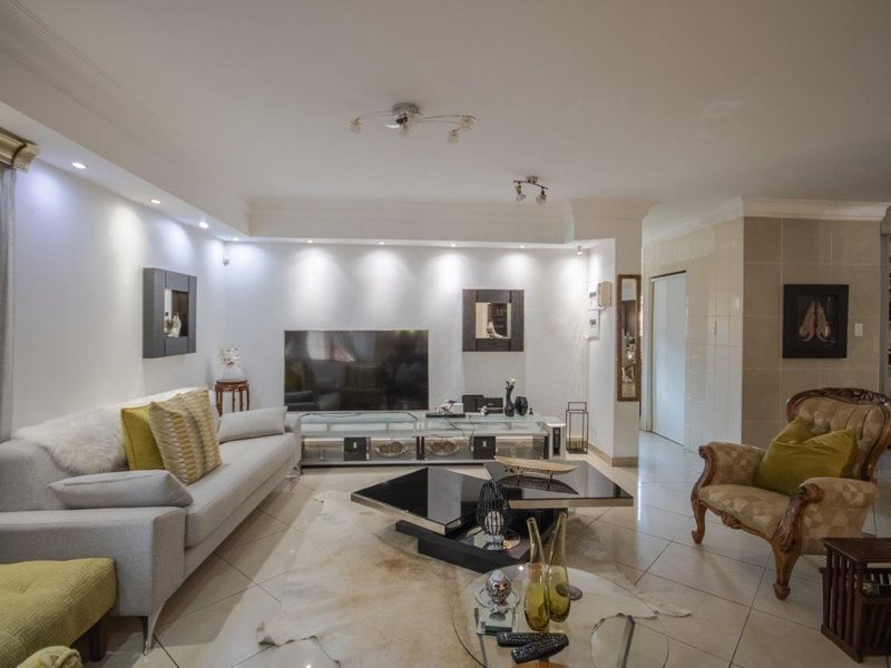 House For Sale In Hartbeespoort - Photo 4