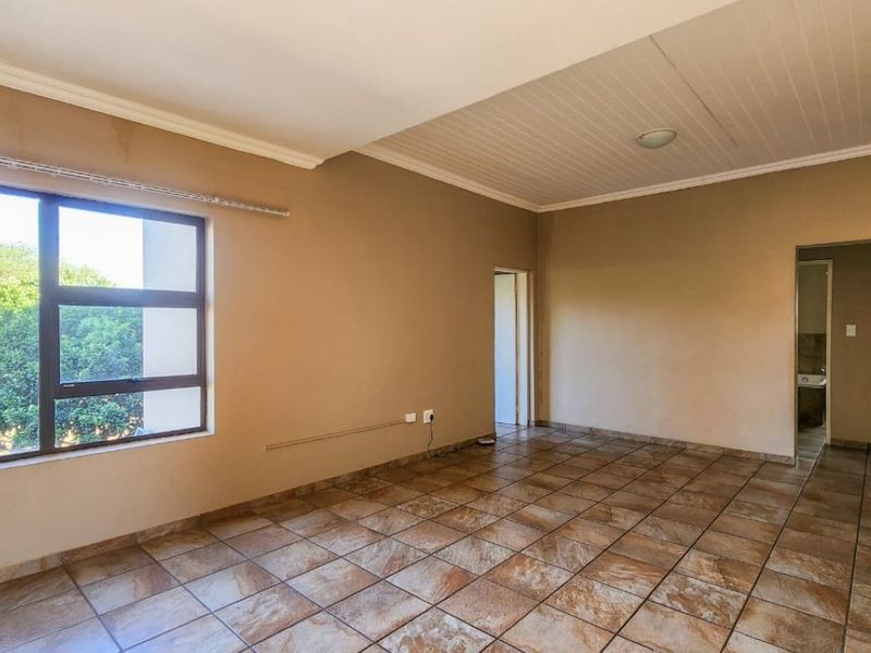 Apartment For Sale In Hartbeespoort - Photo 9