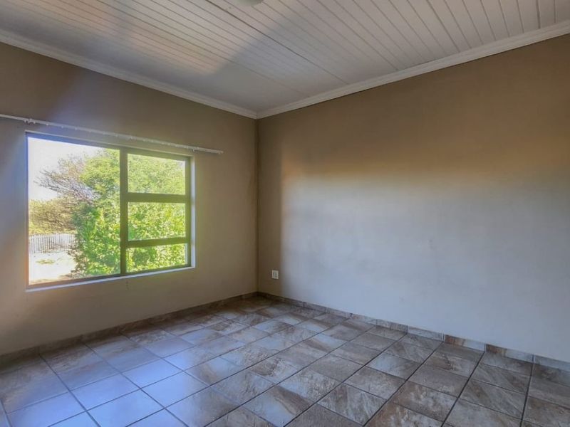 Apartment For Sale In Hartbeespoort - Photo 7