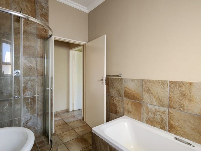 Apartment For Sale In Hartbeespoort - Photo 6