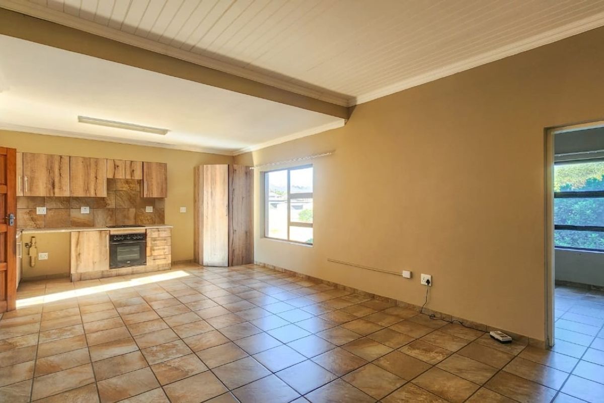 Apartment For Sale In Hartbeespoort - Photo 2