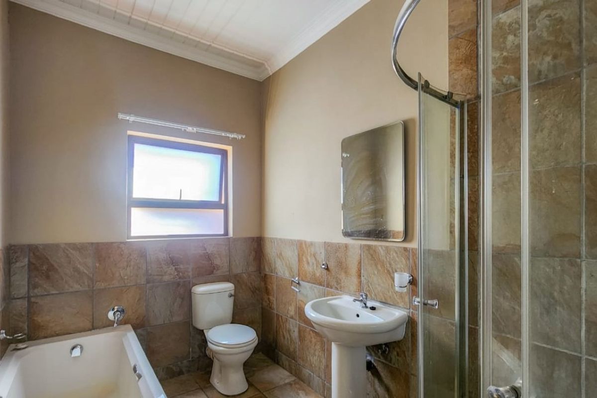 Apartment For Sale In Hartbeespoort - Photo 5