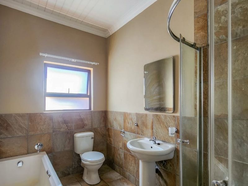 Apartment For Sale In Hartbeespoort - Photo 5