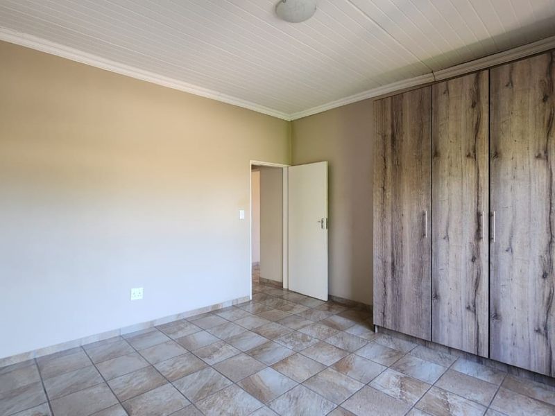 Apartment For Sale In Hartbeespoort - Photo 4