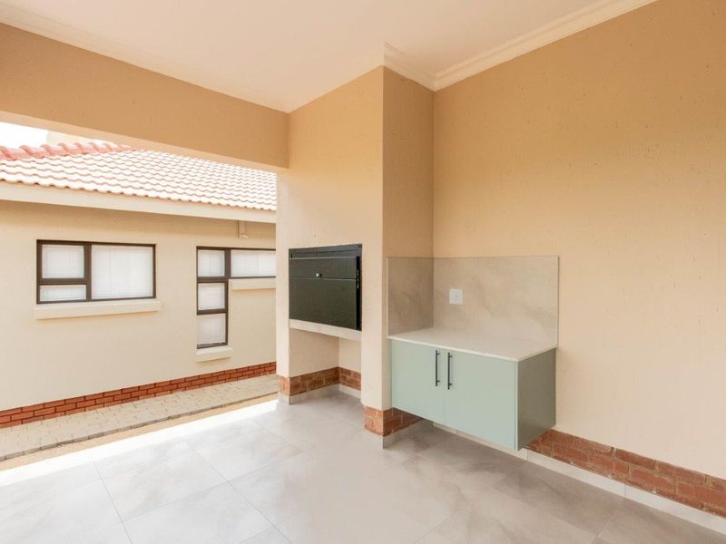 Retirement home with more space you can dream off - Photo 10