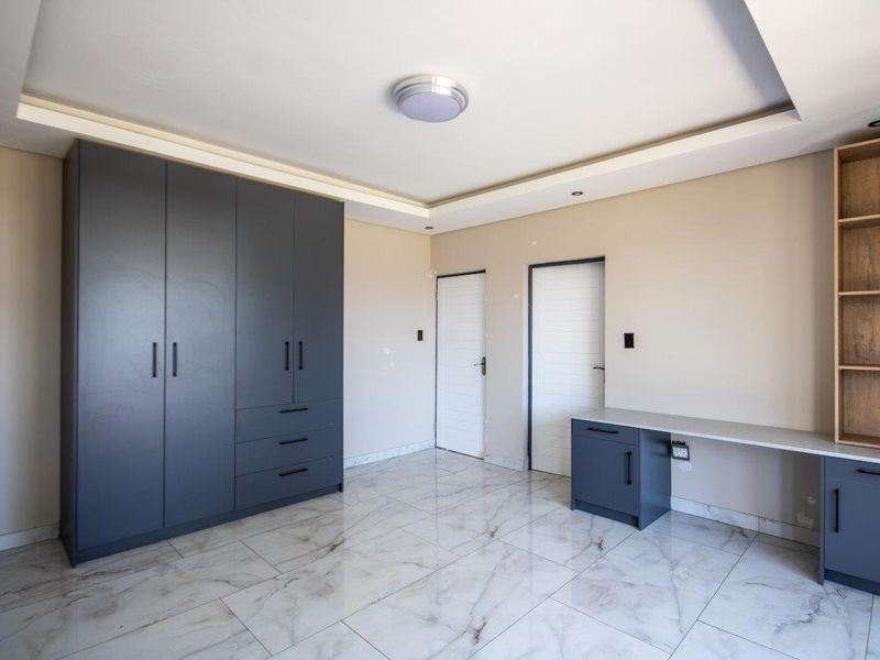 Luxury living fit for royalty - Photo 8