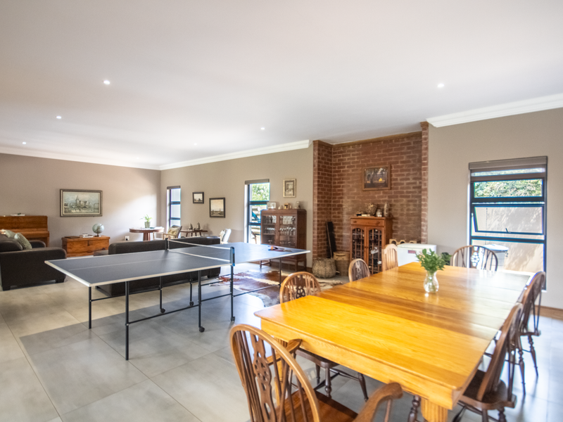 5 Bedrooms and study -Charming Industrial Farmhouse on the Hill - Photo 10