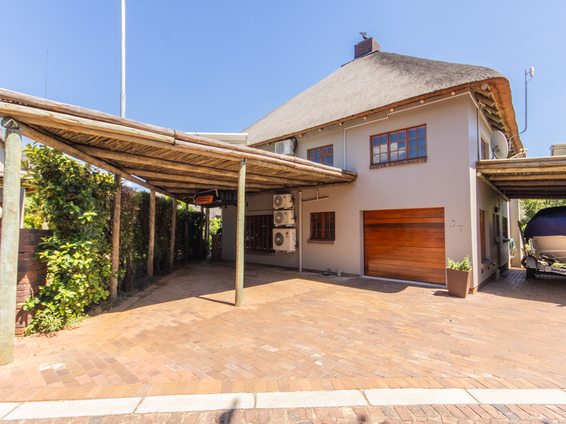 House For Sale In Hartbeespoort - Photo 4