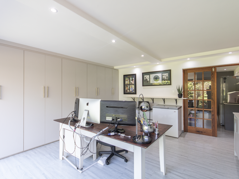 House For Sale In Hartbeespoort - Photo 10