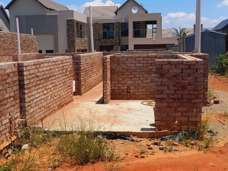 Modern Half-Built Home in Leloko Lifestyle Estate – Ready for Your Vision - Photo 9