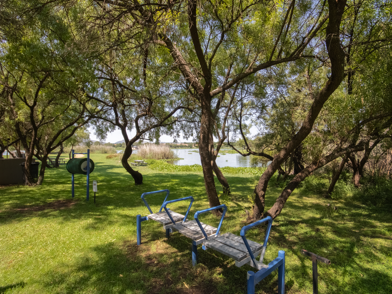 Vacant land in Leloko phase 4 - Photo 10