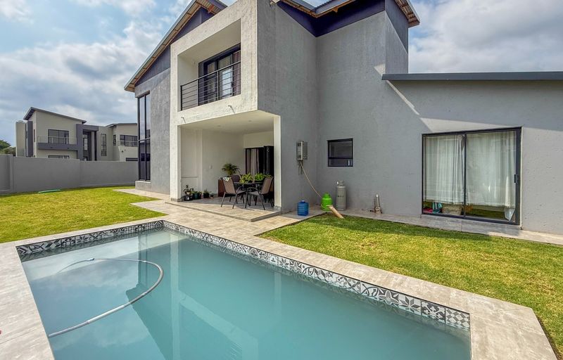 4 BEDROOM MASTERPIECE IN PINNACLE VIEW