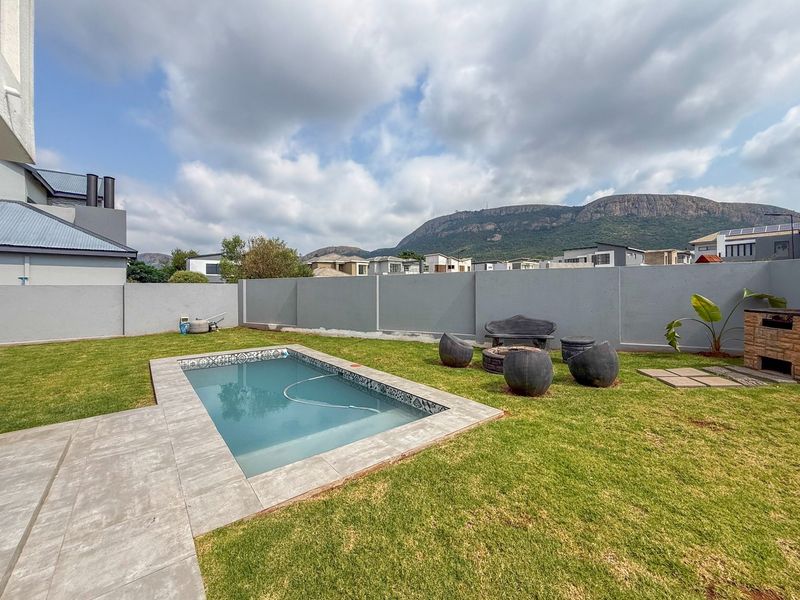 4 BEDROOM MASTERPIECE IN PINNACLE VIEW - Photo 10