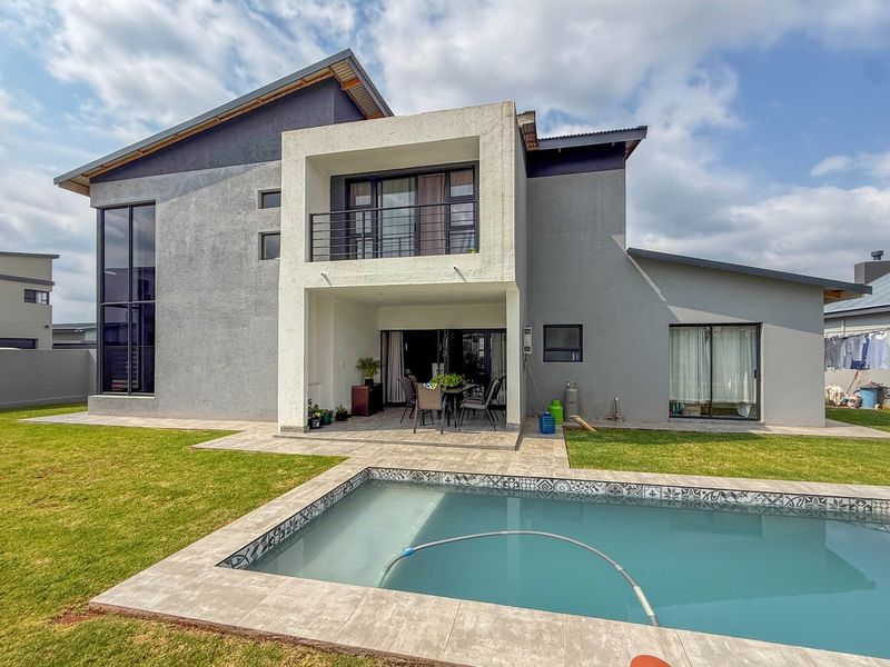 4 BEDROOM MASTERPIECE IN PINNACLE VIEW - Photo 7