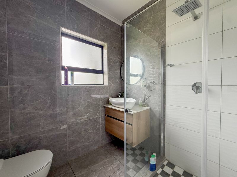 4 BEDROOM MASTERPIECE IN PINNACLE VIEW - Photo 6