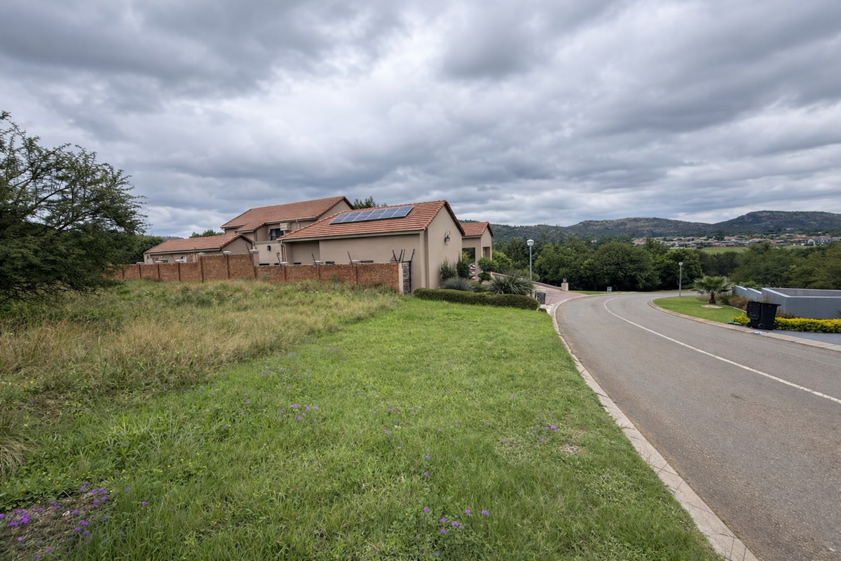 Spacious 1 038m2 Stand Bordering Green Belt - Photo 2
