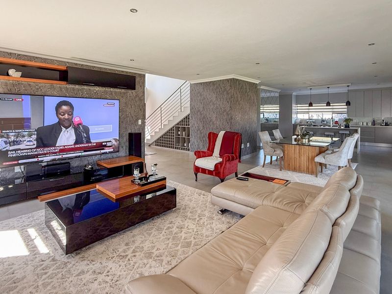 An Extraordinary Family Home on 1 269m2 — Where Country Estate Living Reaches Its Finest Expression - Photo 2