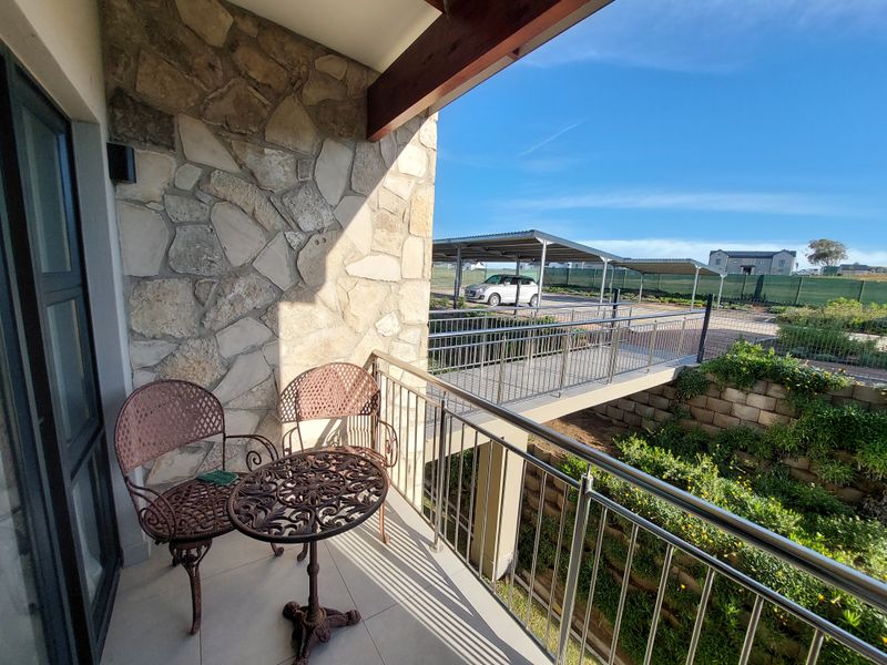 Exclusive, Convenient, Pure Luxury Living: Retirement Studio in Hartland Lifestyle Estate - Photo 8