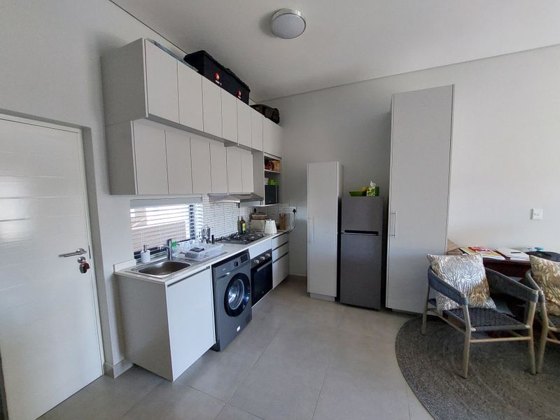 Exclusive, Convenient, Pure Luxury Living: Retirement Studio in Hartland Lifestyle Estate - Photo 3