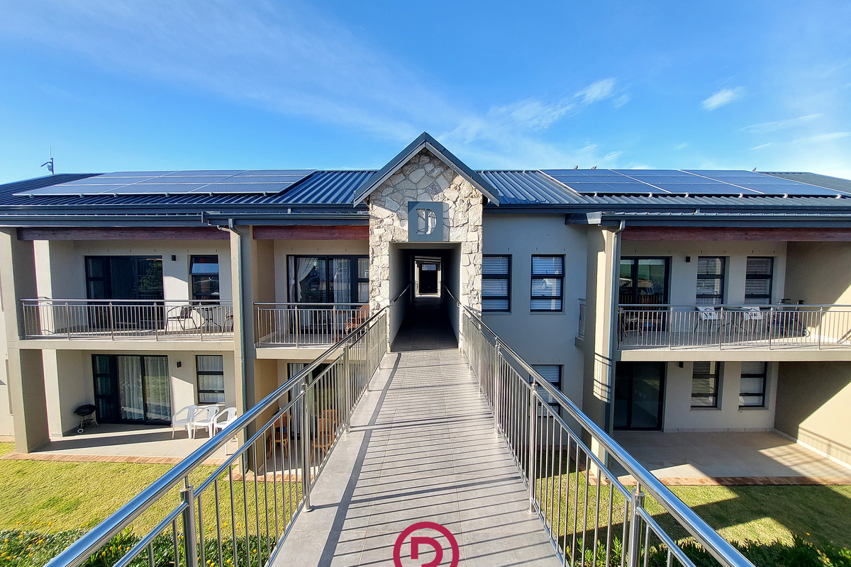 Effortless Retirement Living in Prestigious Hartland - Photo 3