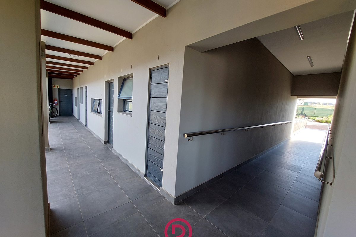 Effortless Retirement Living in Prestigious Hartland - Photo 5