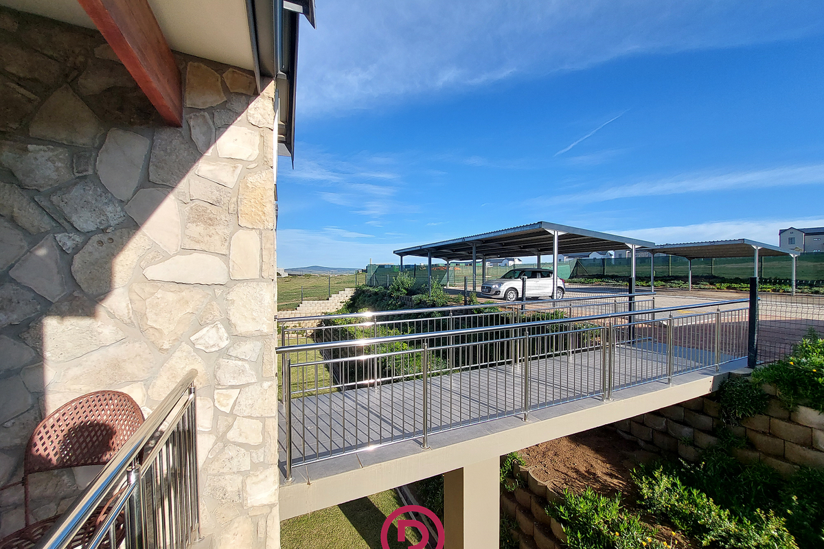 Effortless Retirement Living in Prestigious Hartland - Photo 4