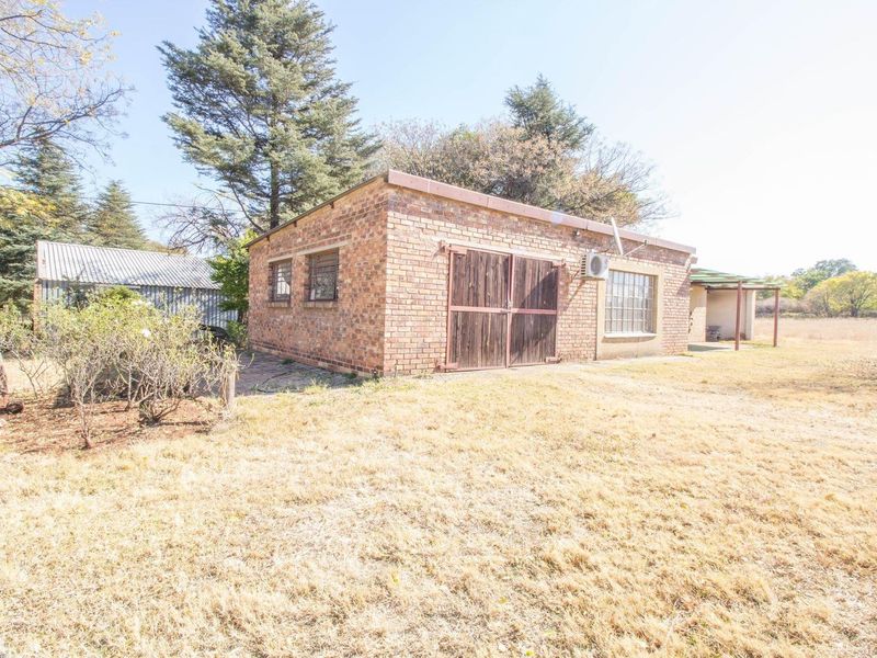 A Rare Find in Knoppieslaagte – Tranquil Country Living Meets Versatile Investment Potential - Photo 10