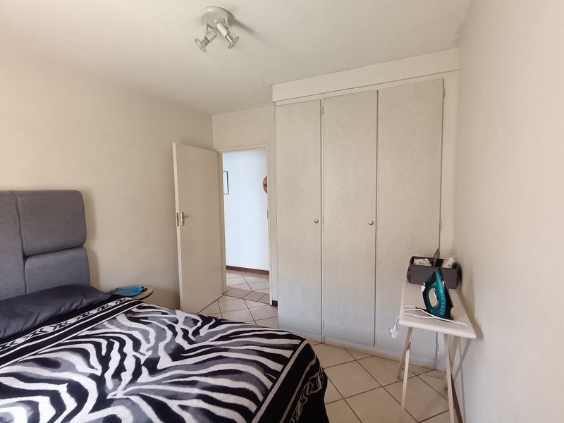 Lovely Ground-Floor Unit in Secure Estate – Ideal Investment or Starter Home - Photo 9