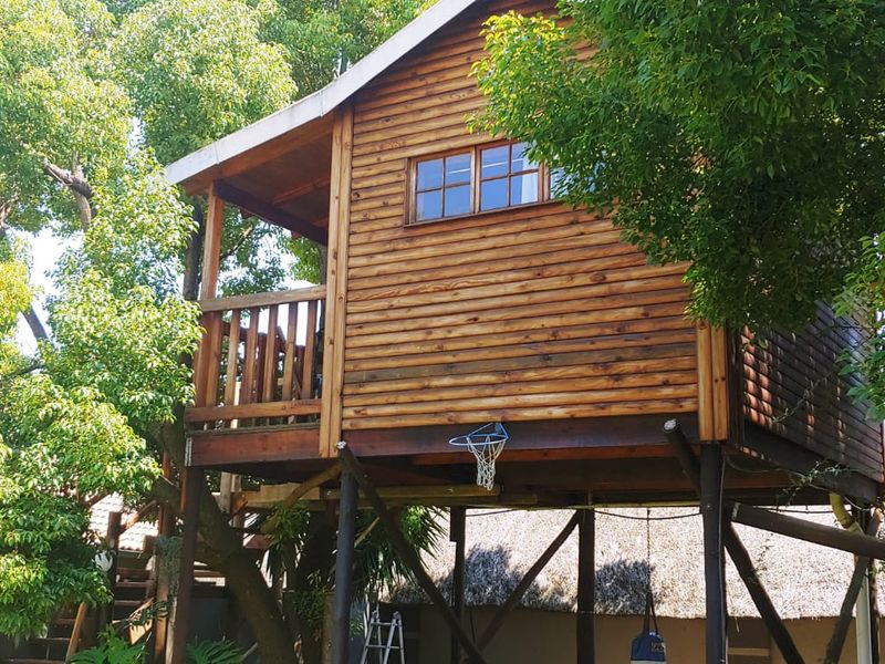 Once-in-a-Lifetime Investment Opportunity – 20-Bedroom Estate with Endless Possibilities! - Photo 2