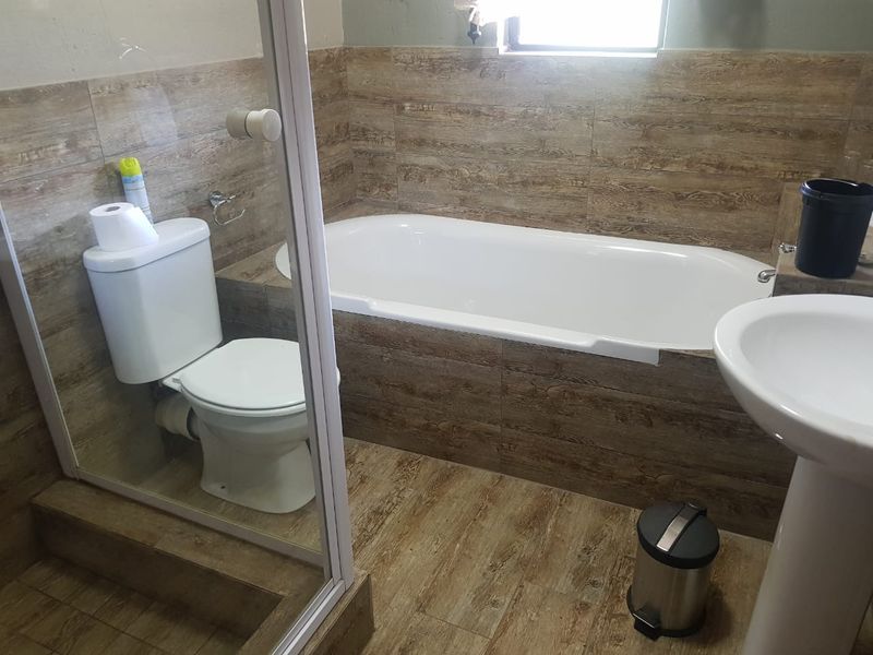 Once-in-a-Lifetime Investment Opportunity – 20-Bedroom Estate with Endless Possibilities! - Photo 10