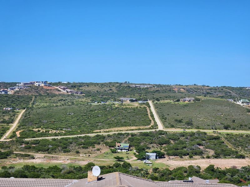 Discover the perfect canvas for your dream home with this vacant stand. - Photo 10