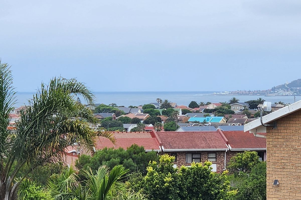 HARTENBOS- Compact and Functional Layout townhouse. - Photo 4