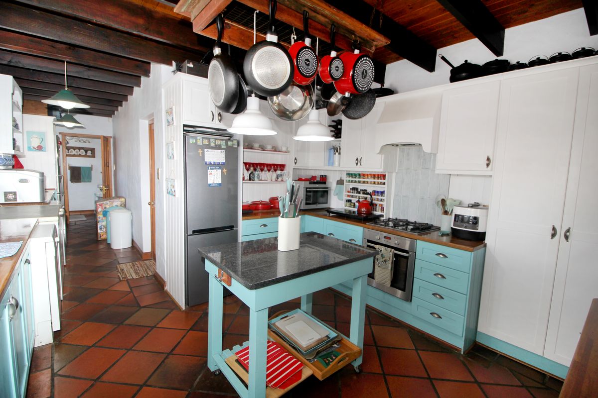 Stunning Cape Dutch Gem in Tergniet - Your Dream Home Awaits! - Photo 4