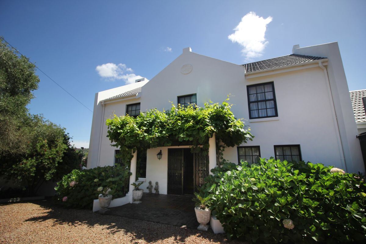 Stunning Cape Dutch Gem in Tergniet - Your Dream Home Awaits! - Photo 2