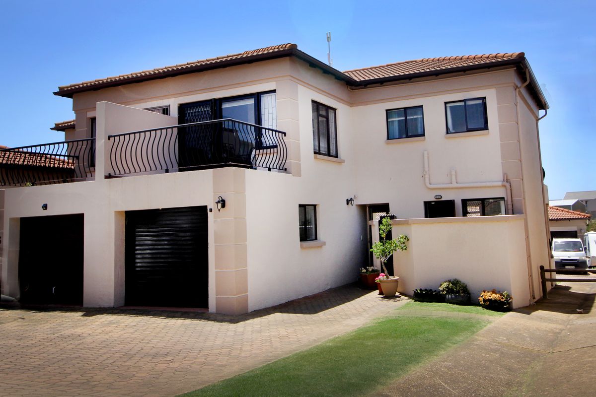 Spacious 3-Bedroom Townhouse in Island View – New to the Market! - Photo 3