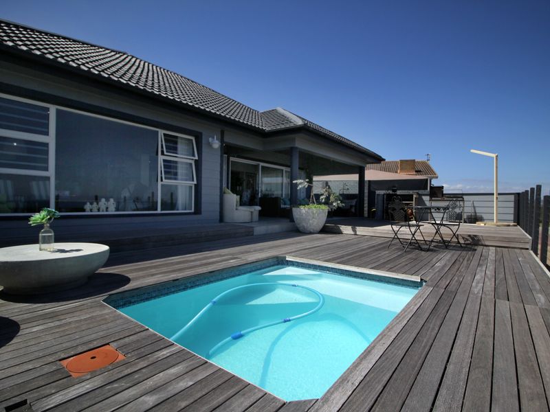 Beautiful Modern house with spectacular views. - Photo 7