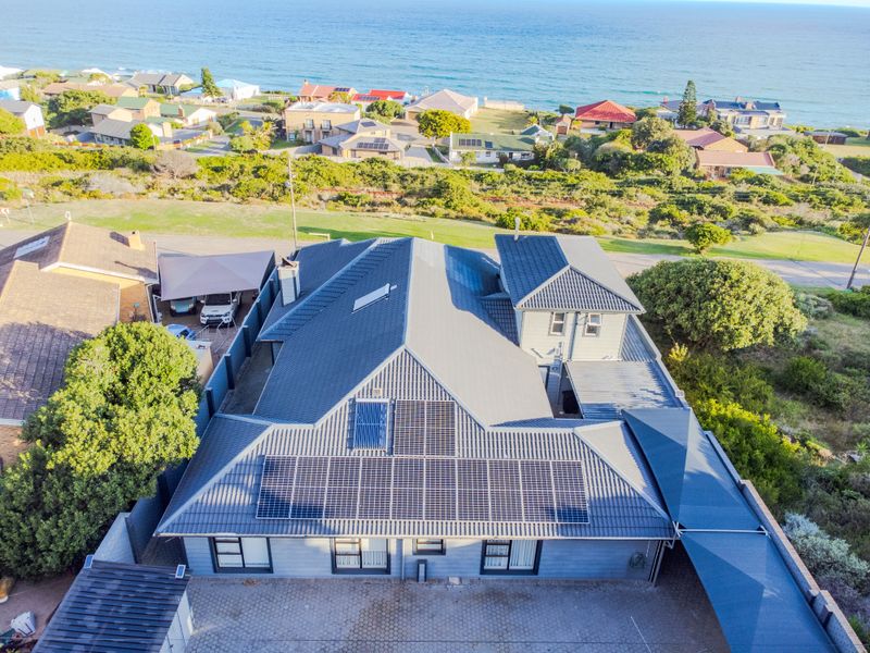 Beautiful Modern house with spectacular views. - Photo 8