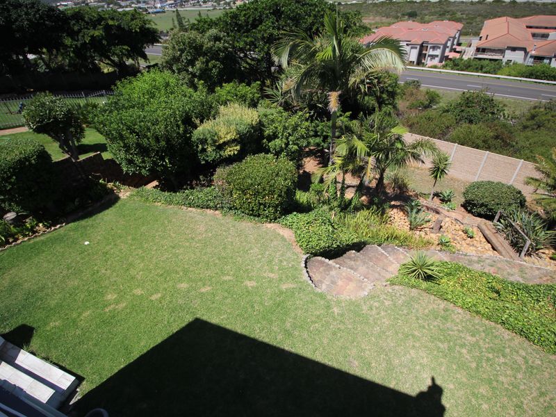 Spacious Family Home with Unobstructed Views in Beautiful Hartenbosheuwels! - Photo 5